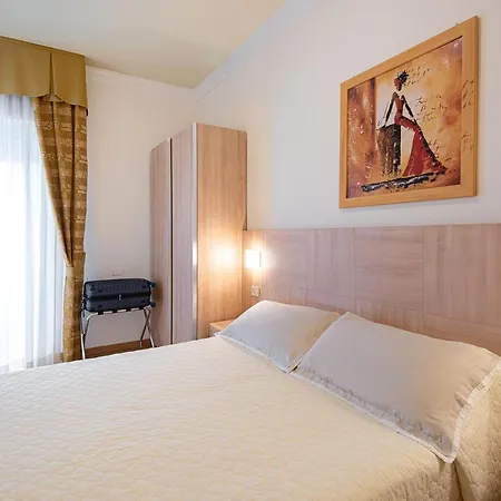 Corinna רימיני