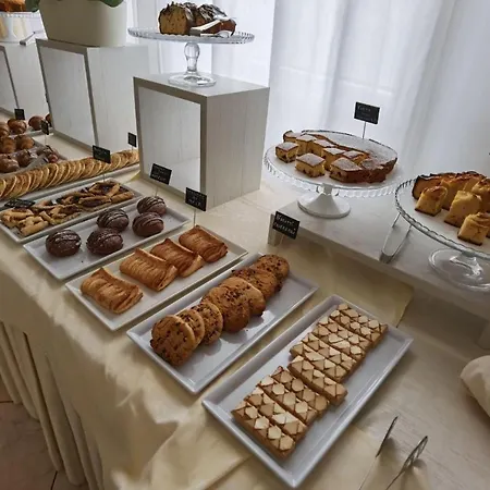 Ξενοδοχείο Corinna