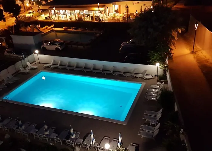 Hotell Corinna 3*