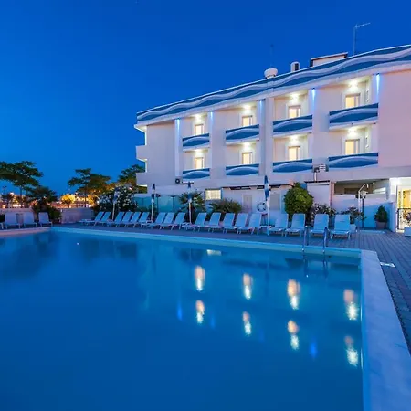Corinna Hotel